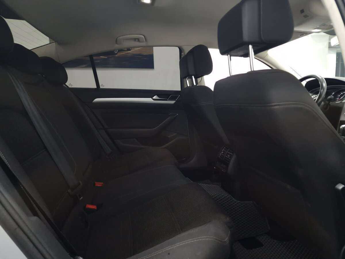 Volkswagen Passat, 2015 Фото №17