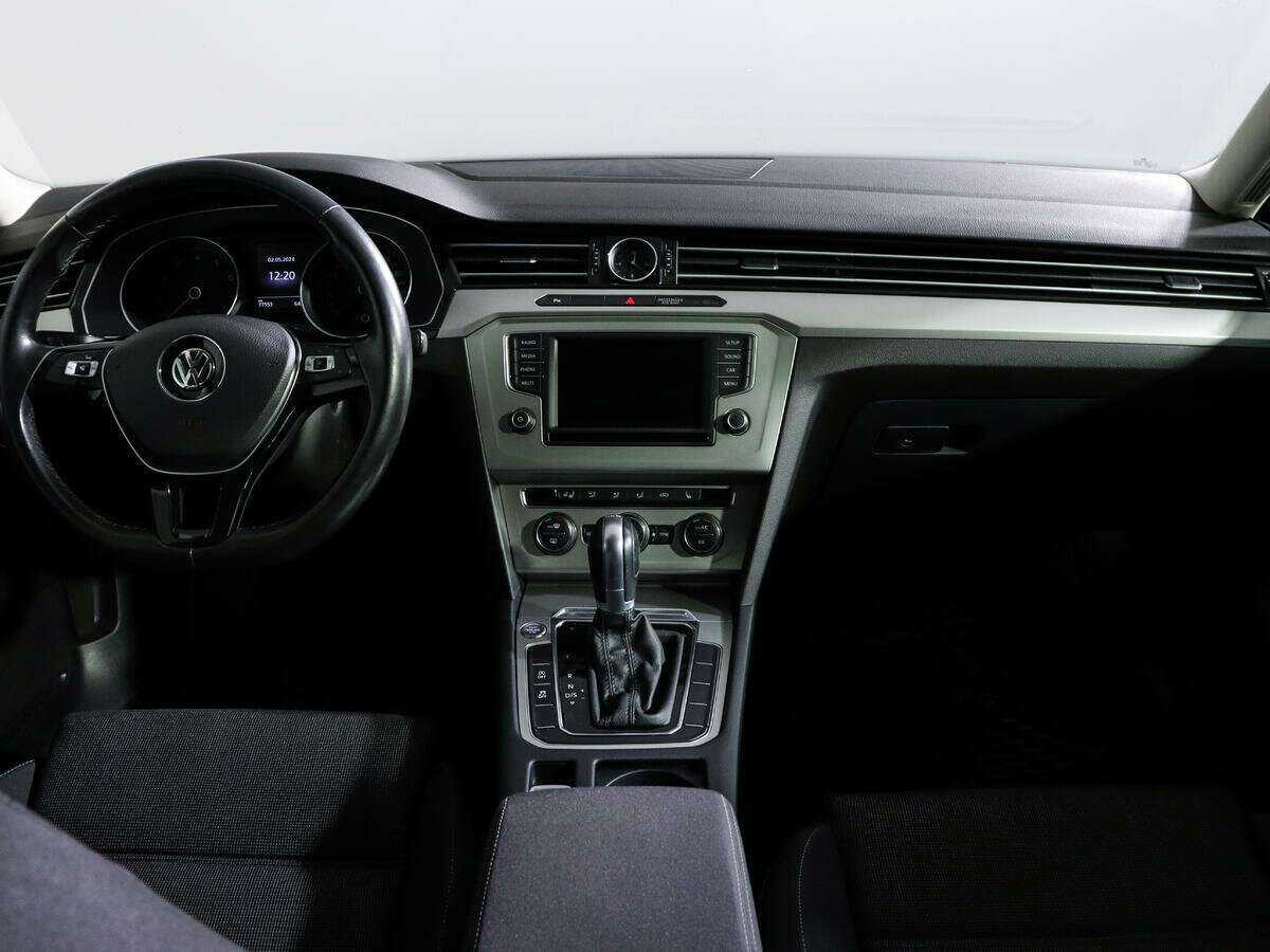 Volkswagen Passat, 2015 Фото №12