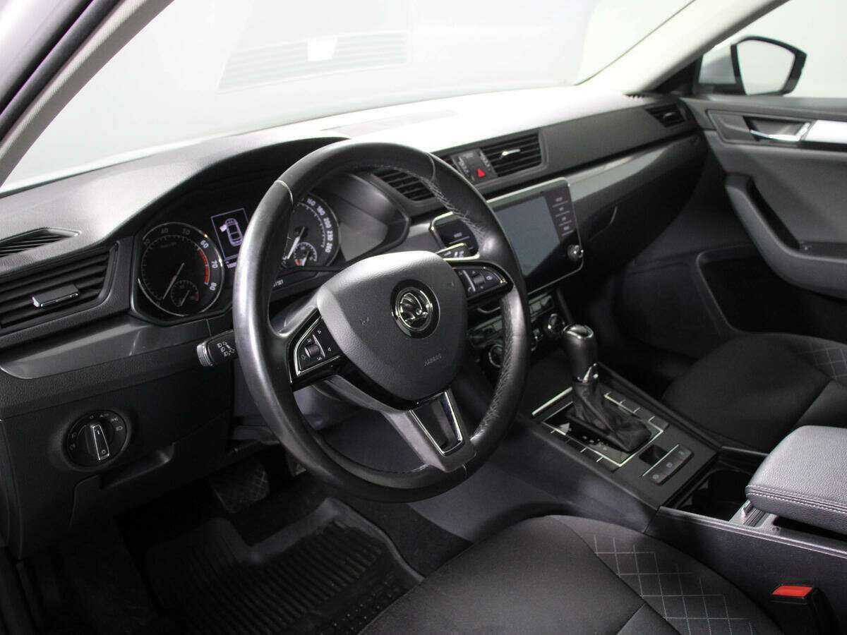 Skoda Superb, 2017 Фото №11