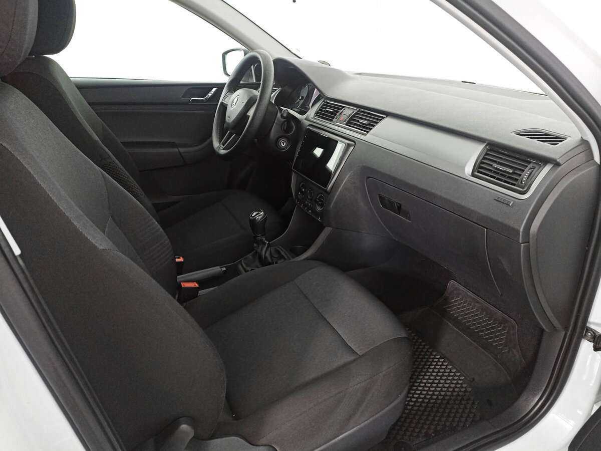 Skoda Rapid, 2017 Фото №11
