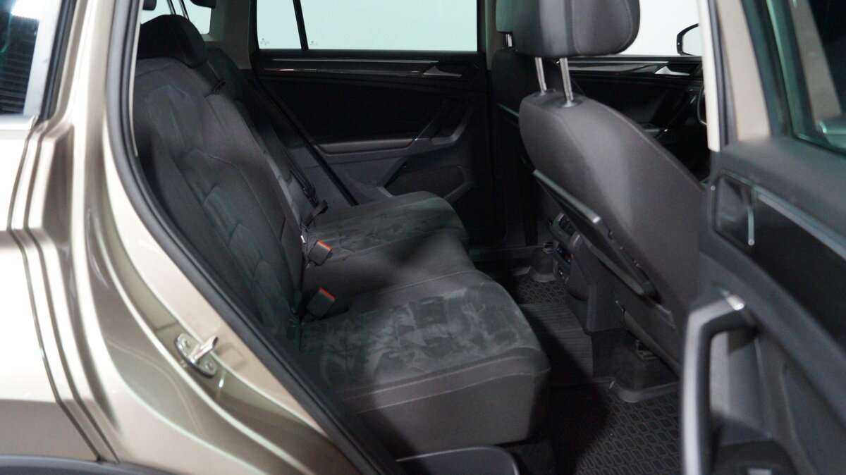 Volkswagen Tiguan, 2018 Фото №13