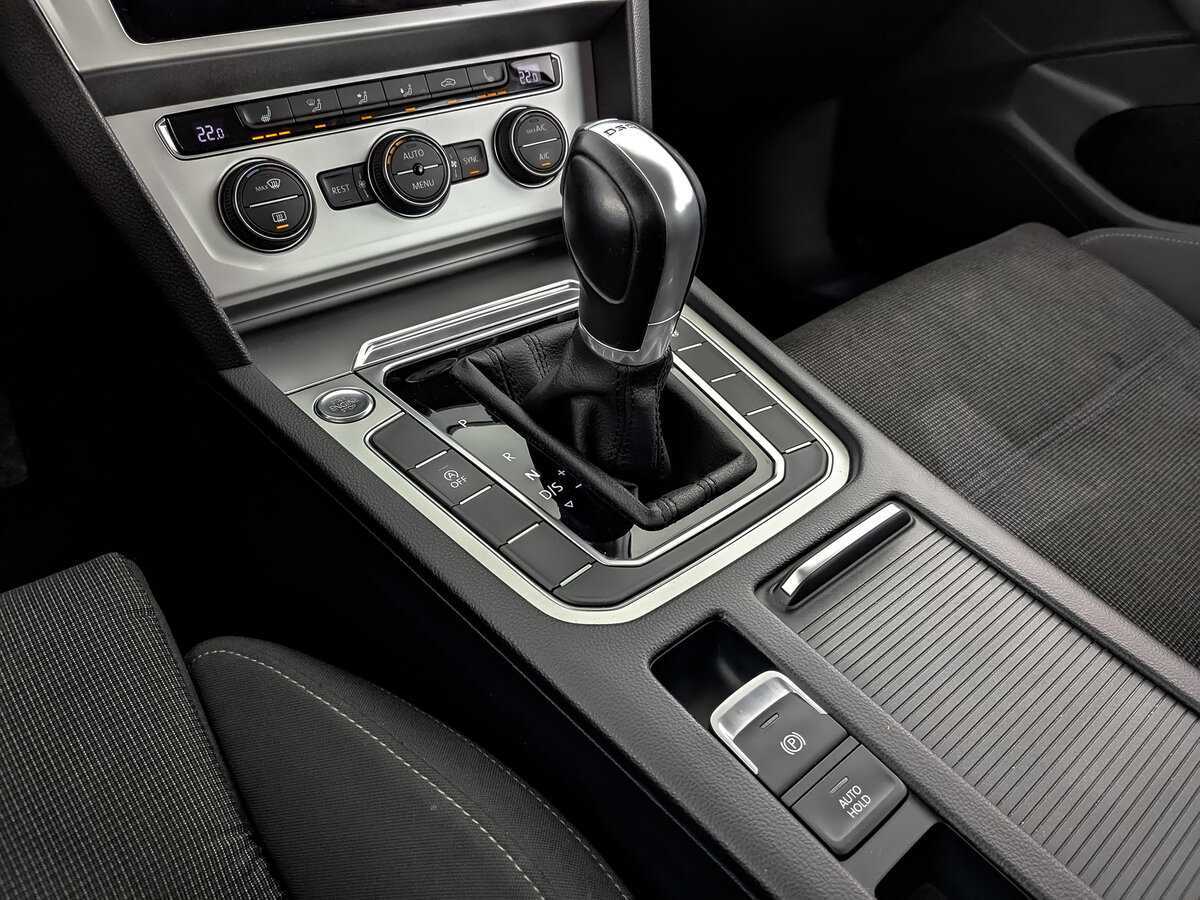 Volkswagen Passat, 2018 Фото №23