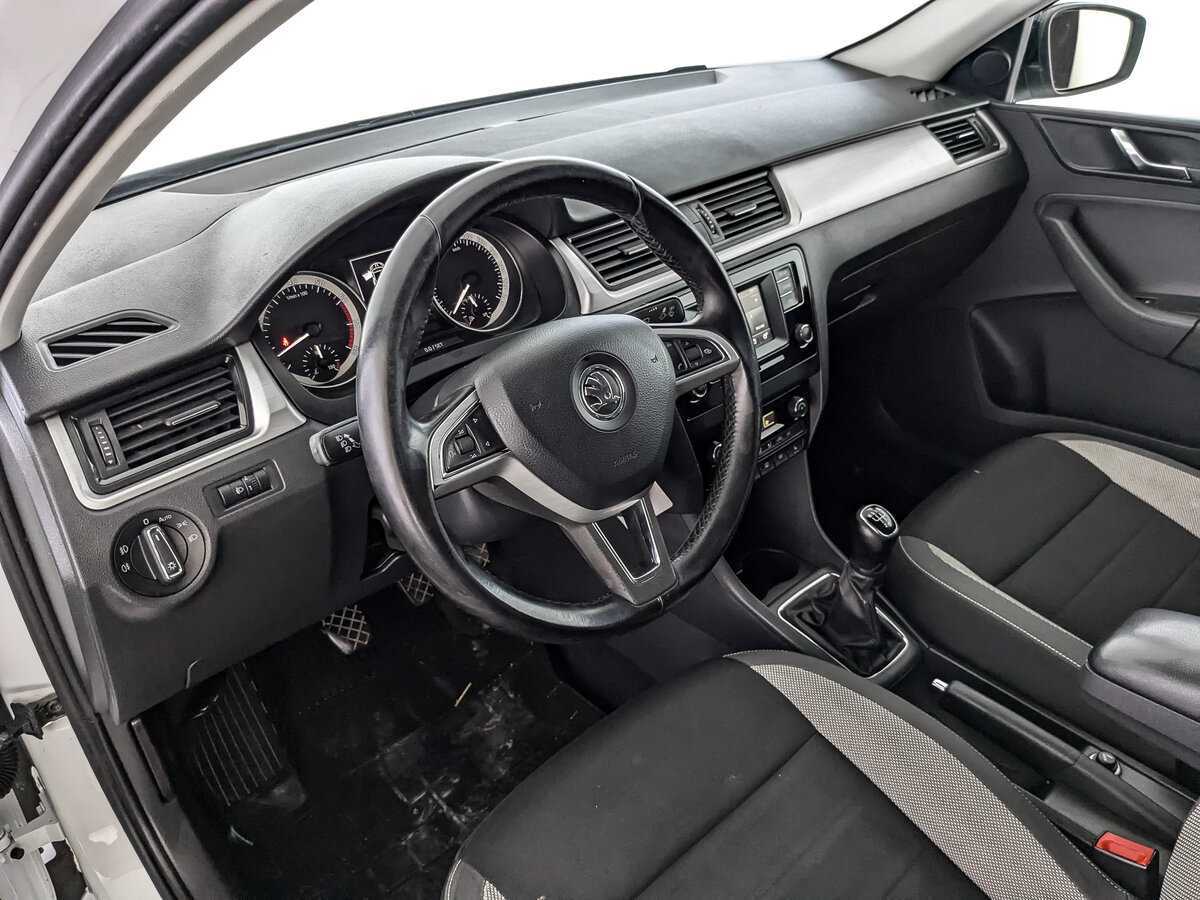 Skoda Rapid, 2017 Фото №11