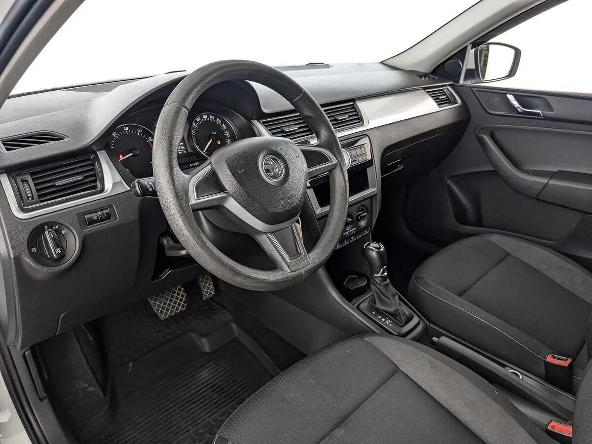 Skoda Rapid, 2015 Фото №11