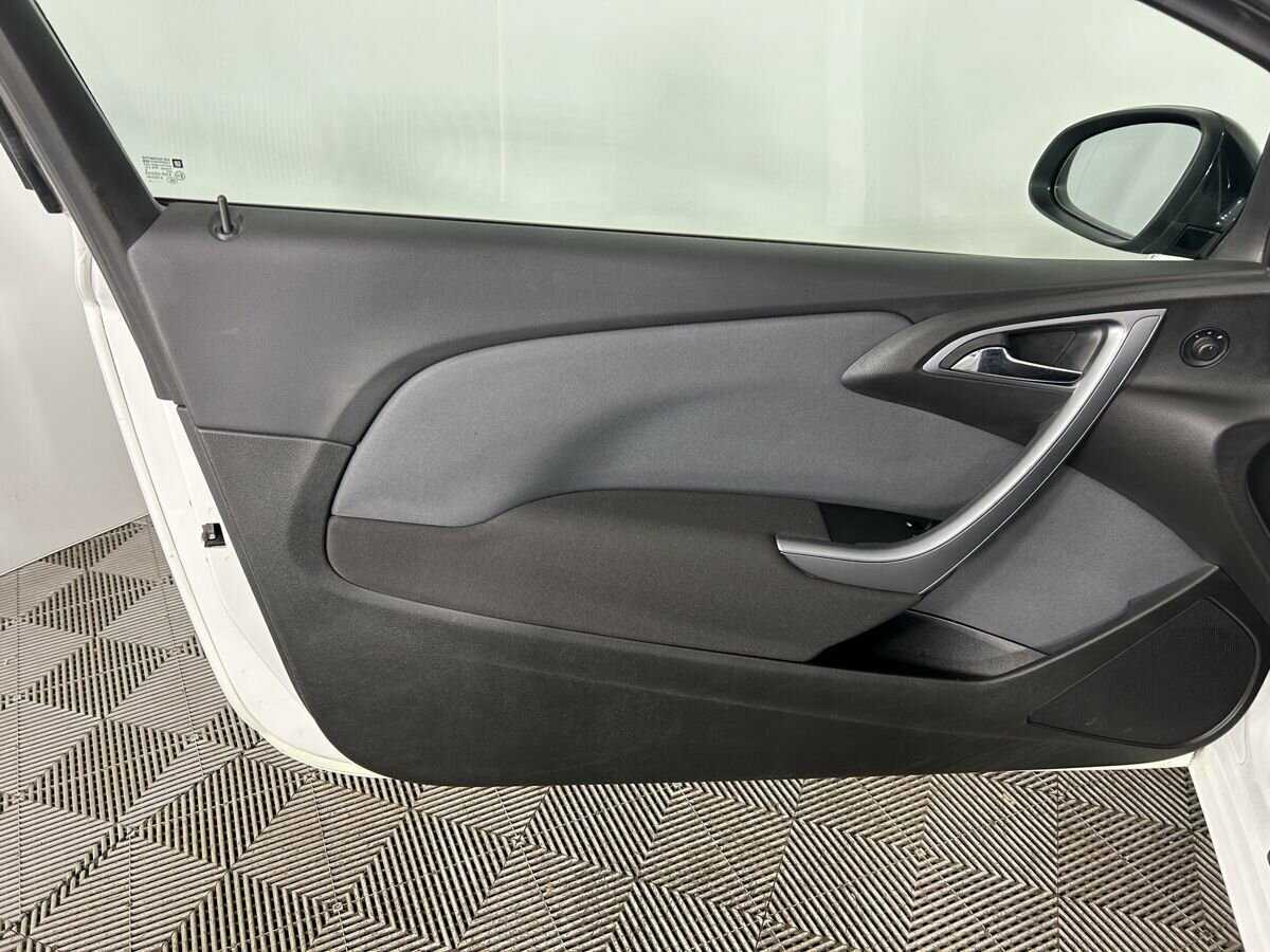 Opel Astra GTC, 2014 Фото №8