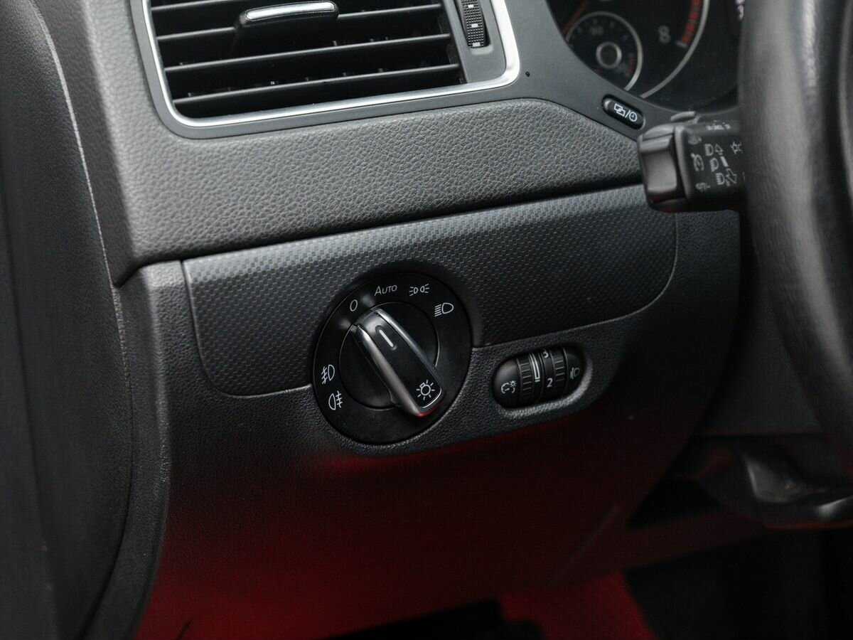 Volkswagen Jetta, 2013 Фото №16