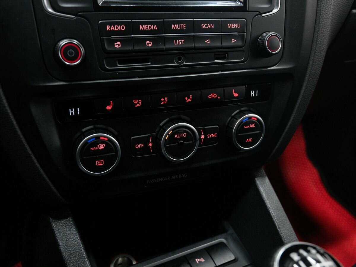 Volkswagen Jetta, 2013 Фото №18