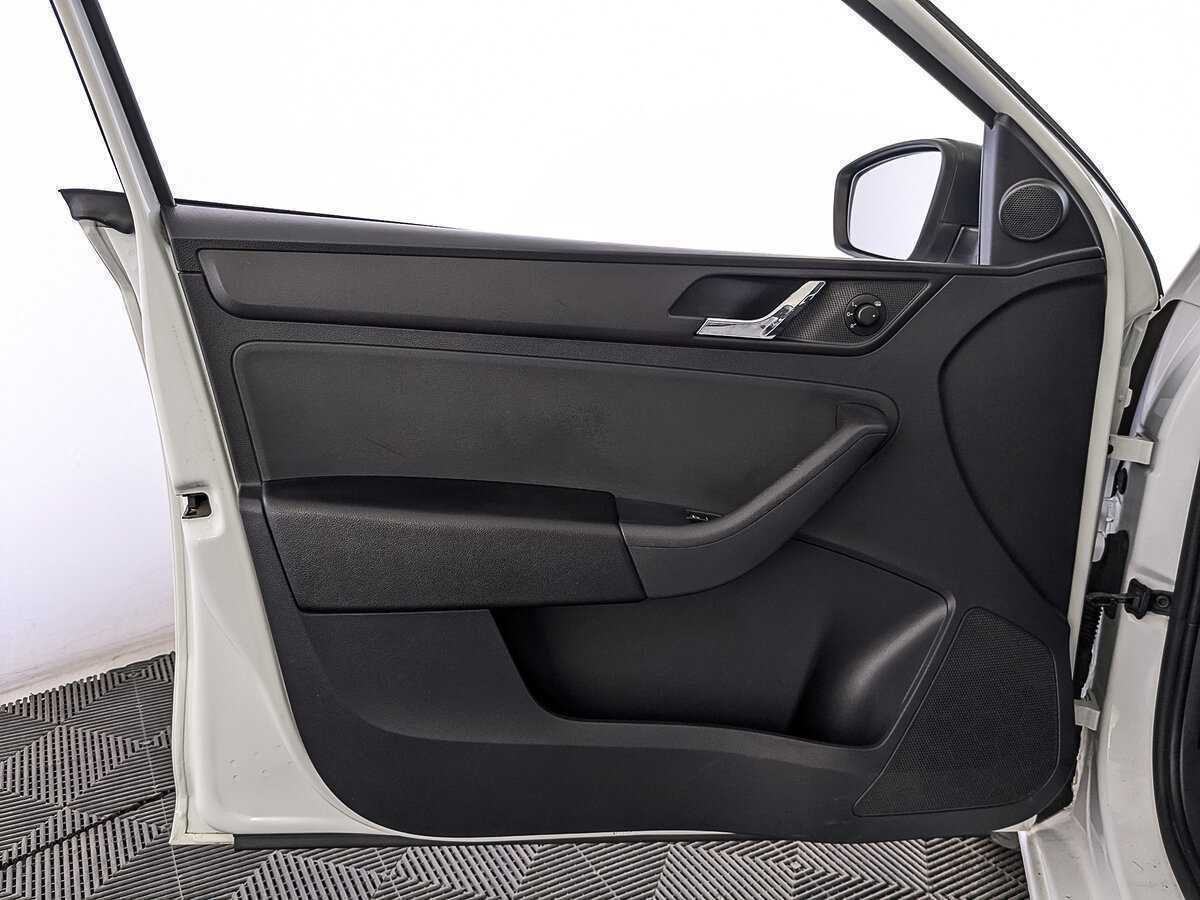 Skoda Rapid, 2017 Фото №19