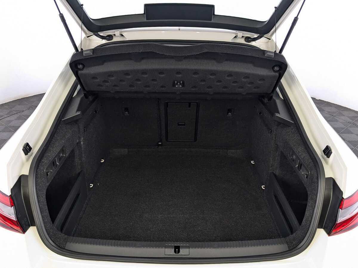 Skoda Superb, 2018 Фото №10