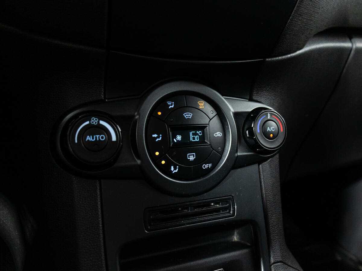 Ford Fiesta, 2016 Фото №15