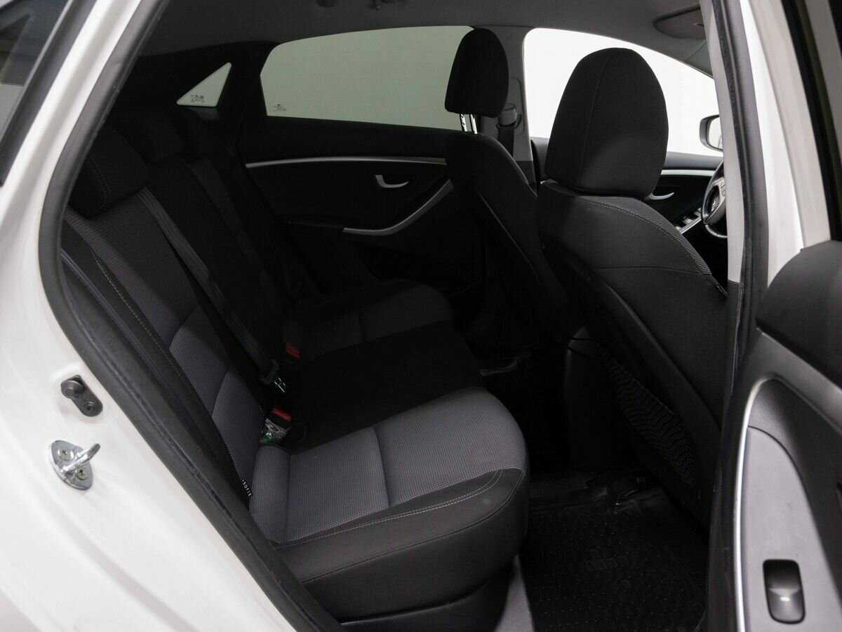 Hyundai i30, 2013 Фото №10