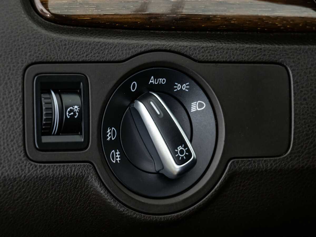 Volkswagen Passat, 2012 Фото №17