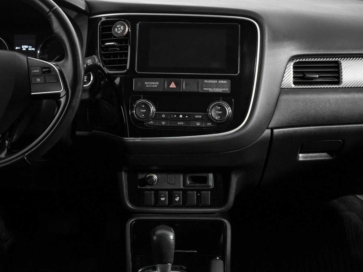 Mitsubishi Outlander, 2018 Фото №13