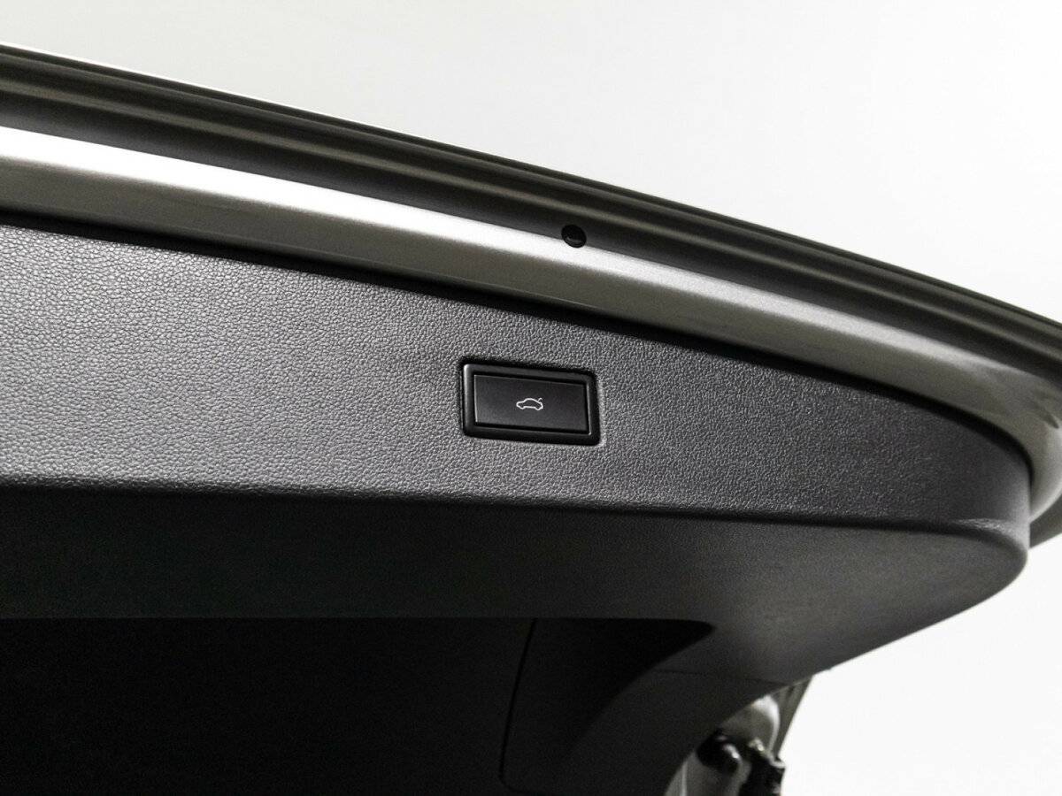 Volkswagen Tiguan, 2019 Фото №16