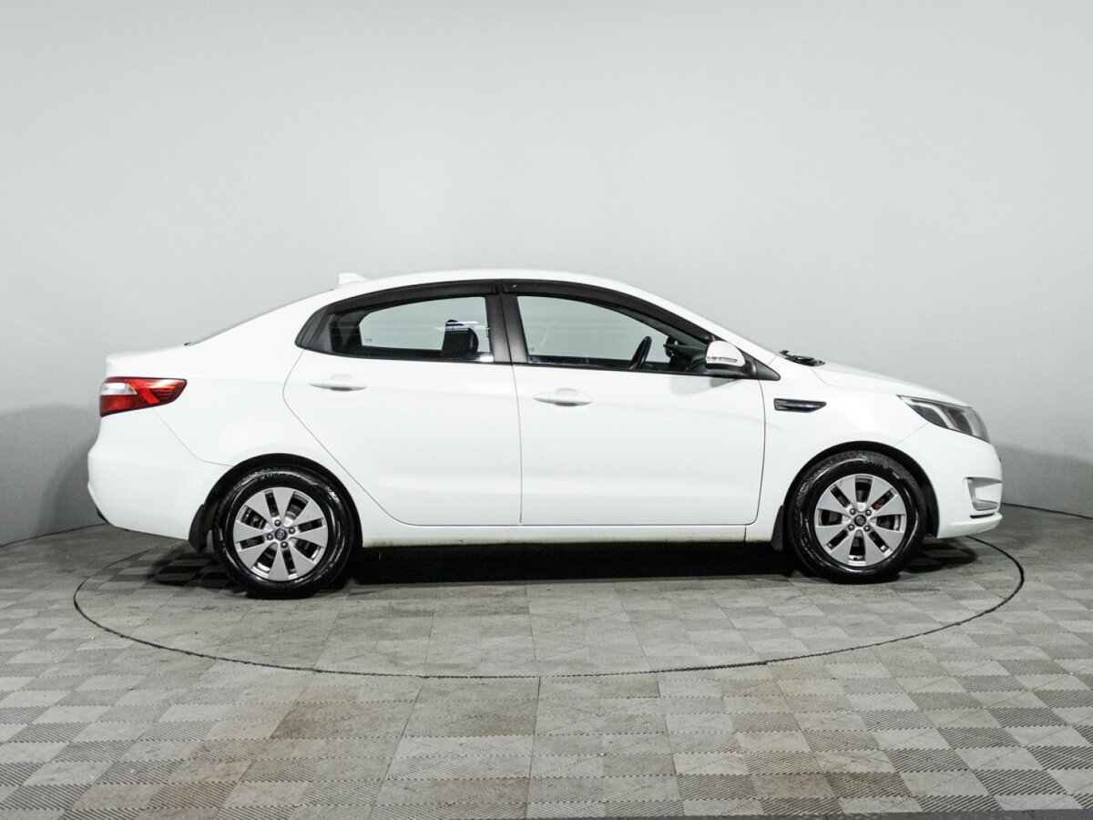 Kia Rio 5-speed III, 2013 Фото №4